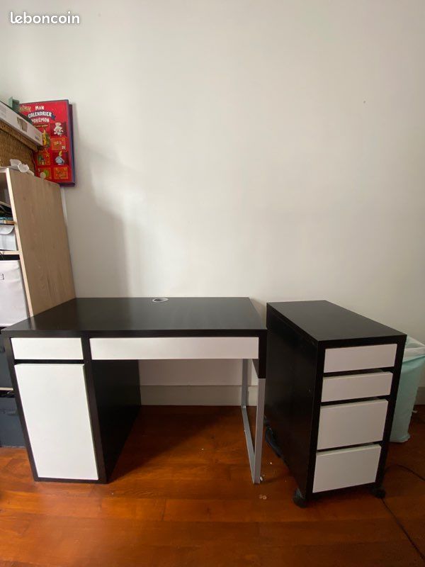 Bureau noir et blanc (image 2)