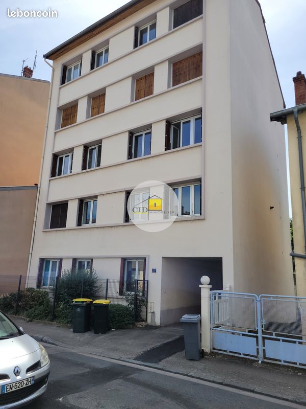 Parking/box Lyon · 75 €/mois