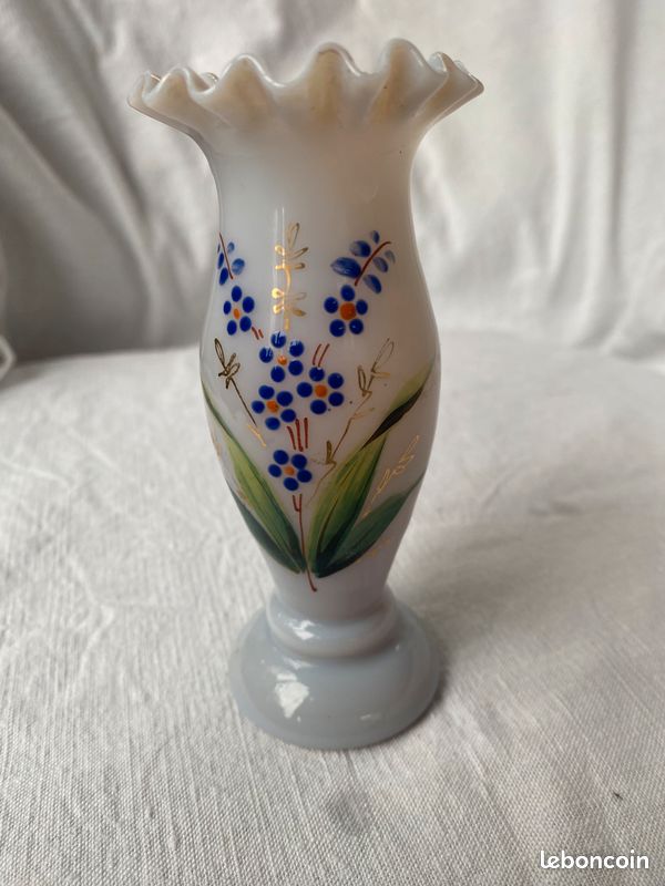 Petit Vase En Opaline, Déco Vintage Sans Marque, Idéal Pour Une Fleur Ou Un Brin De Verdure