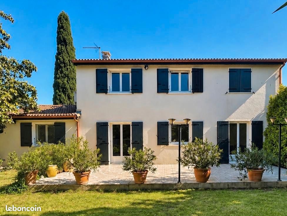 Maison 8 pièces 160 m² · à Rodilhan · 160 m² · 399 000 €
