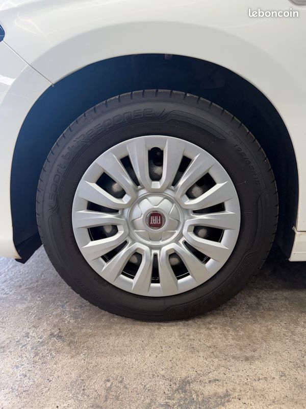 Fiat TIPO 1.4 95CH EASY MY19 5P (image 9)