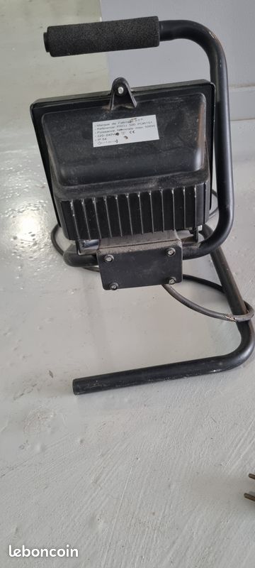 Projecteur lampe spot de chantier portable (image 4)