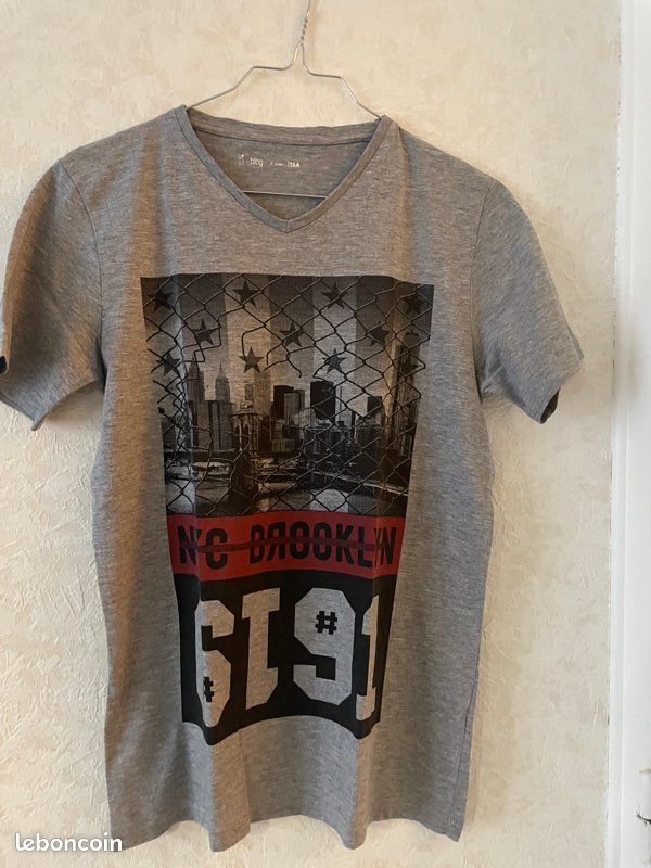 T-shirt (image 1)