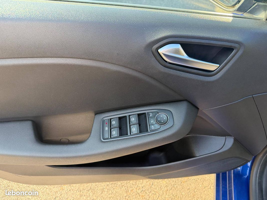 RENAULT Clio E-Tech full hybrid 145 Evolution (image 20)
