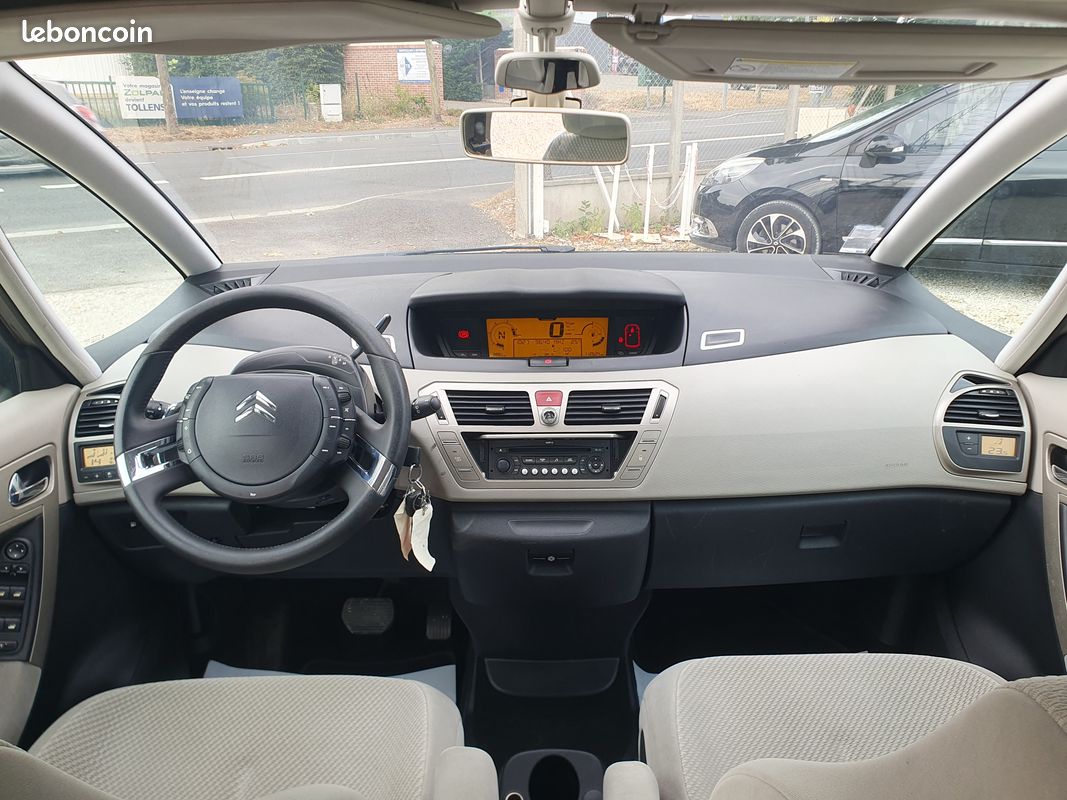C4 Picasso 1,6 hdi/Automatique/7 places/Radars/distribution neuve/Garantie/Réservation&Livraison Possible (image 7)