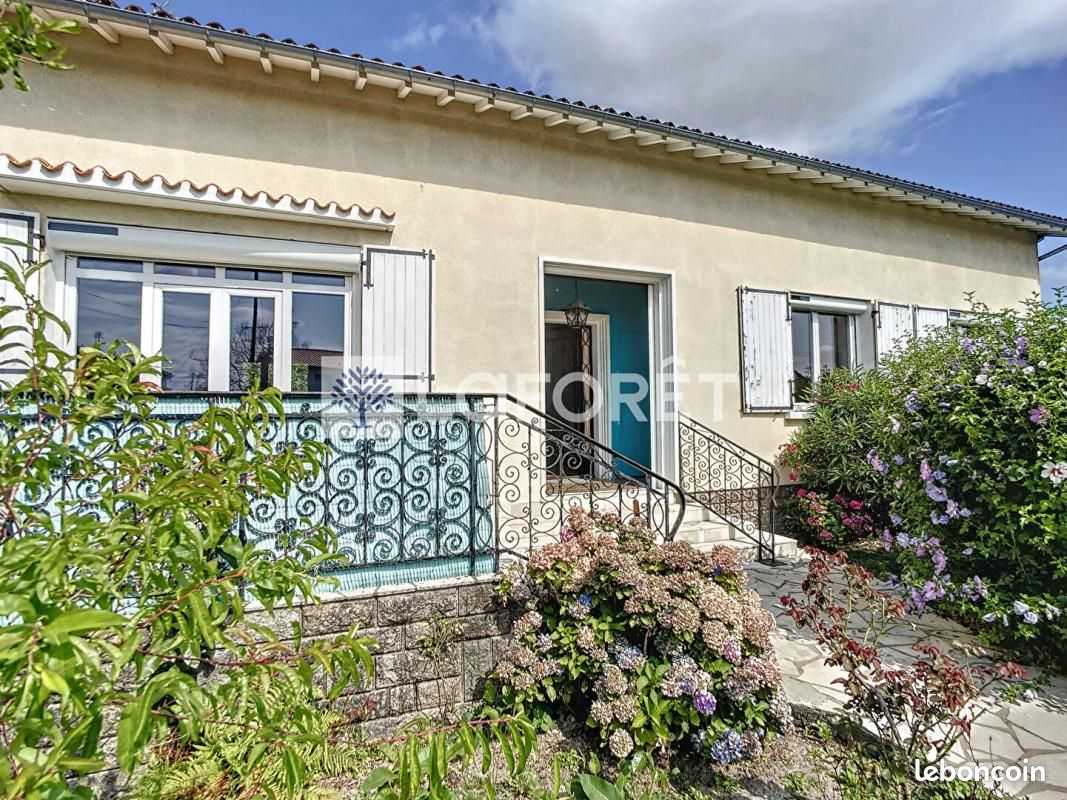 Pavillon 4 pièces 118 m² - Parthenay 79200 (image principale 2)