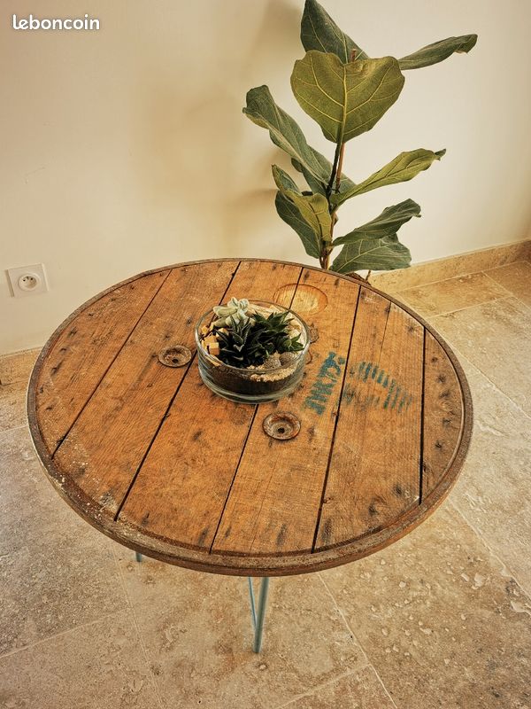Table industriel (image 2)