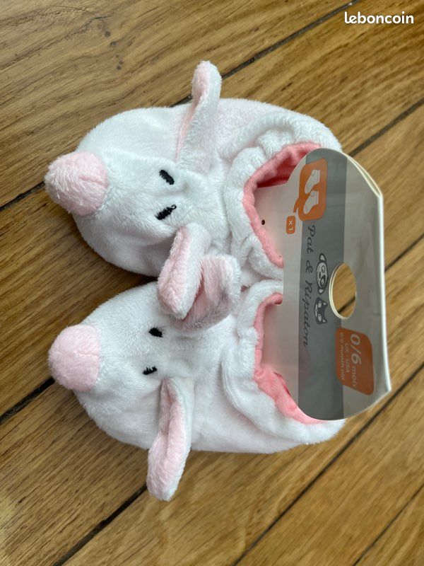 Chaussons neufs bébé fille 0-6M (image 1)