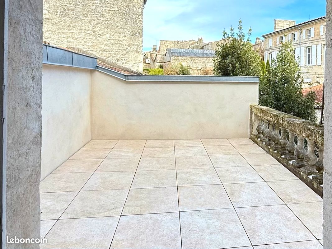 Appartement 4 pièces 94 m² · à Niort · 94 m² · 920 €/mois