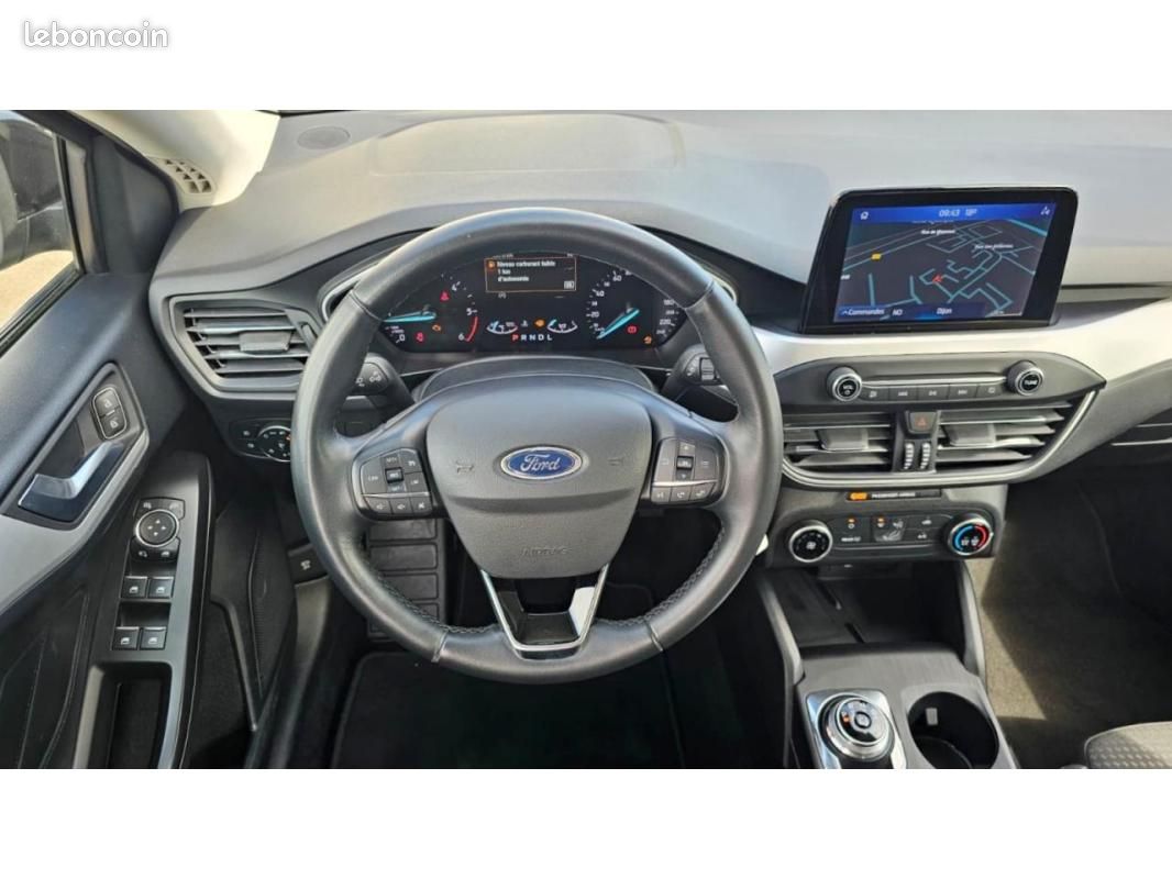 Ford Focus SW Connected 1.5 EcoBlue 120cv BVA inclus Camera de Recul + Attelage + Avertisseur ang... (image 7)