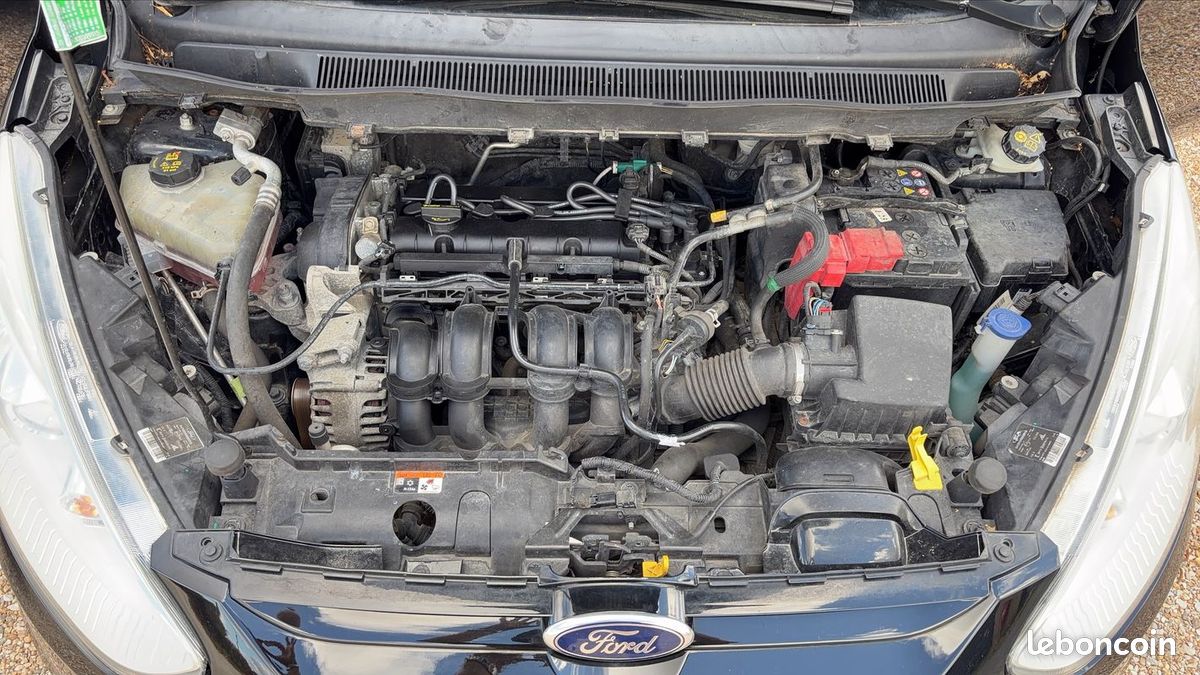 Ford B-Max 1.6 TiVCT 105 PowerShift Titanium (image 15)