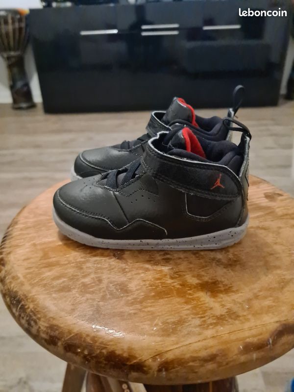 Jolies baskets bébé NIKE AIR JORDAN 25 Chaussures