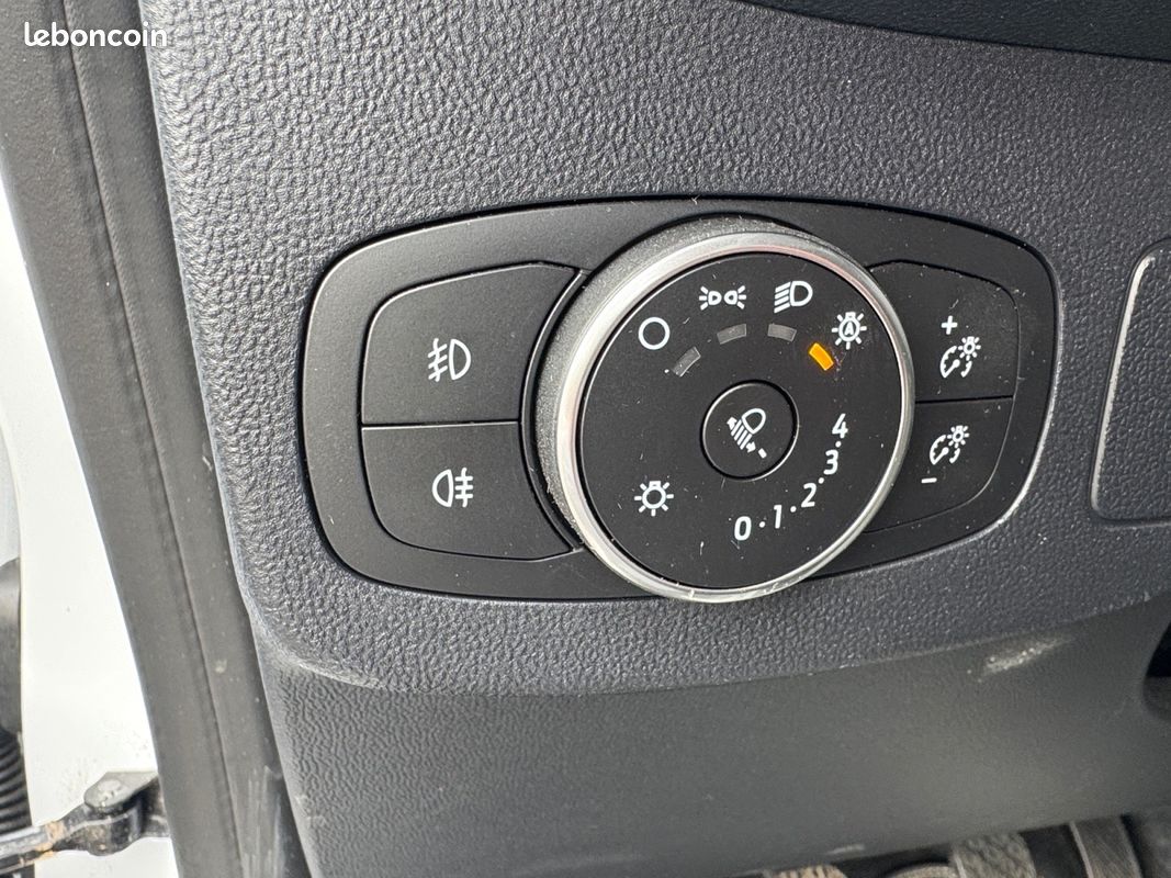 FORD PUMA 1.0 ECOBOOST 125 MHEV TITANIUM Caméra de Recul Carplay Sièges massant Garantie 12 mois (image 23)