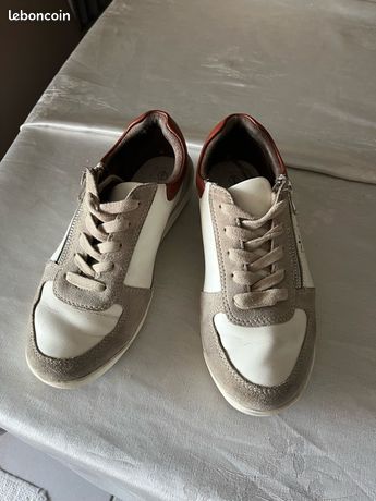 Chaussures à Lacets Damart Pointure 37/4 Couleur Moutarde - Cuir Synthétique - Neuf Sans Emballage