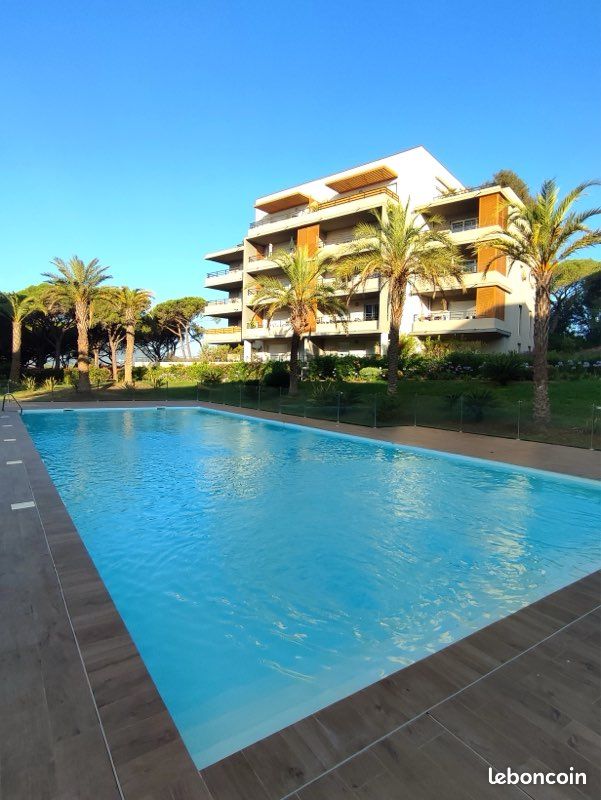 Appartement 2 pièces 43 m² · à Fréjus · 43 m² · 950 €