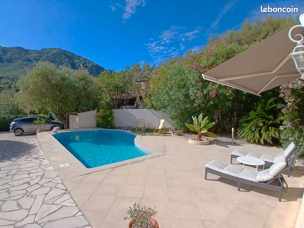 Maison 6 pièces 135 m² · à Le Revest-les-Eaux · 135 m² · 550 000 €