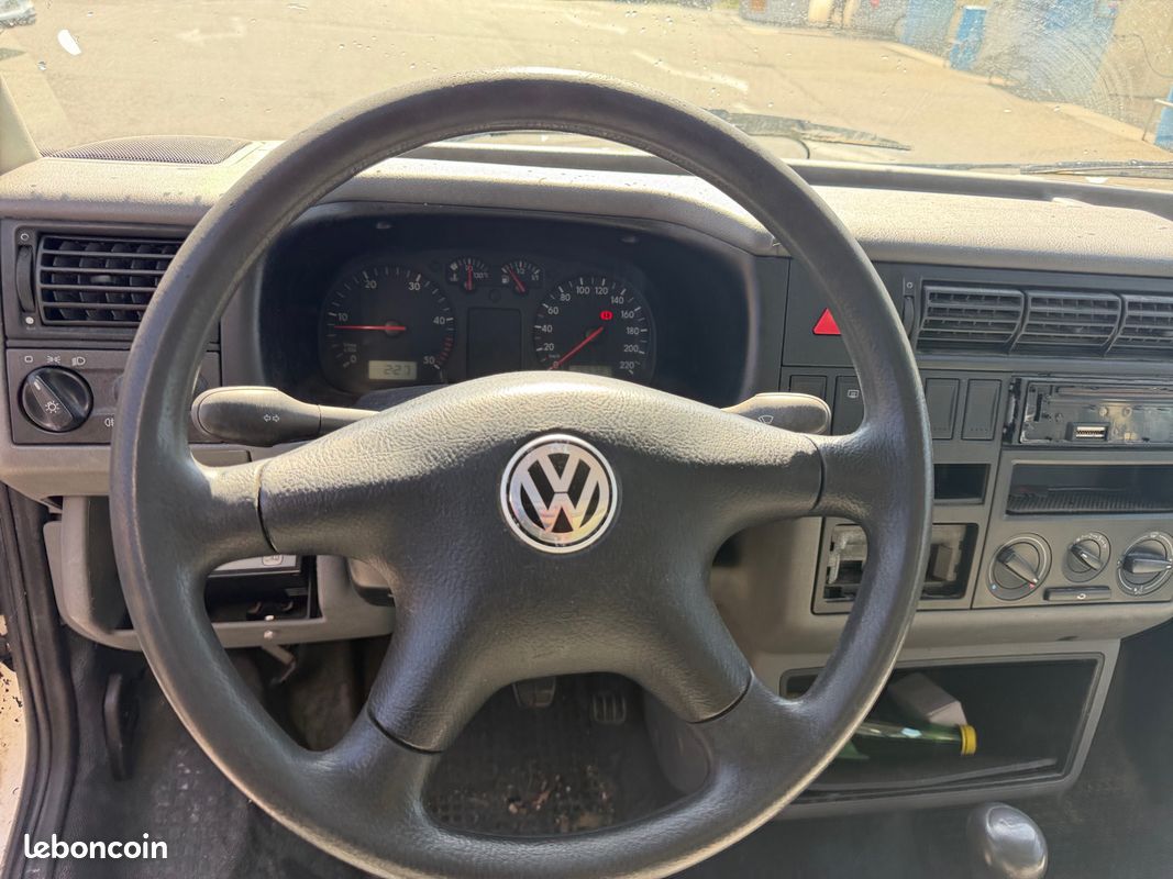 VOLKSWAGEN TRANSPORTER 2.5 TD 102 Frigorifique (image 13)