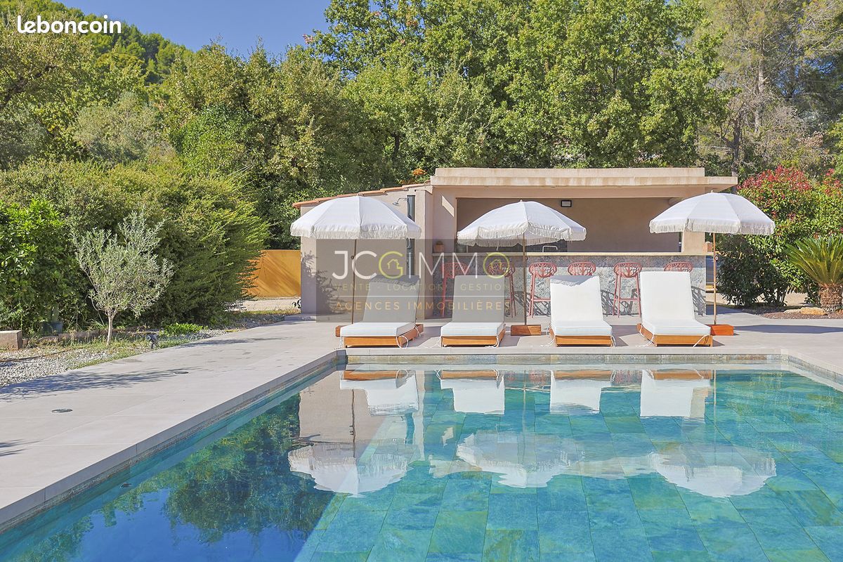 Maison 5 pièces 220 m² · à Hyères · 220 m² · 1 200 000 €
