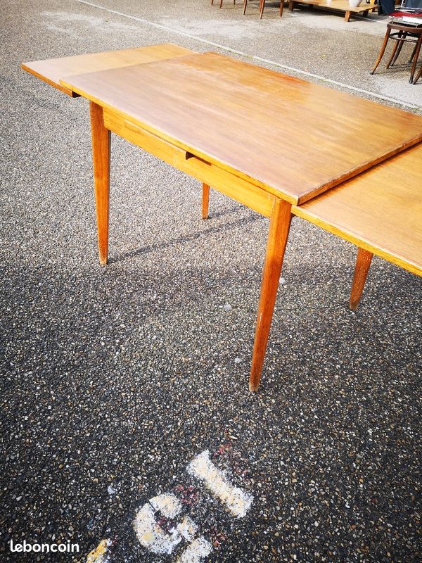 Table scandinave (image 4)