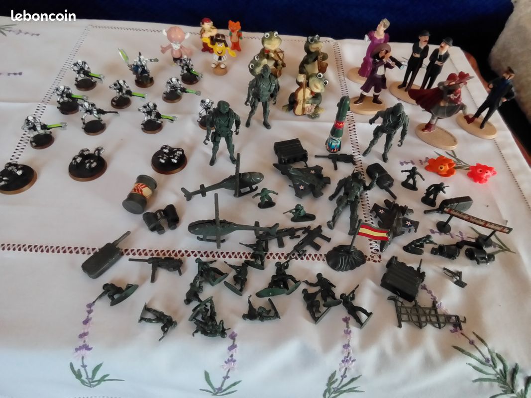 Figurines (image 1)