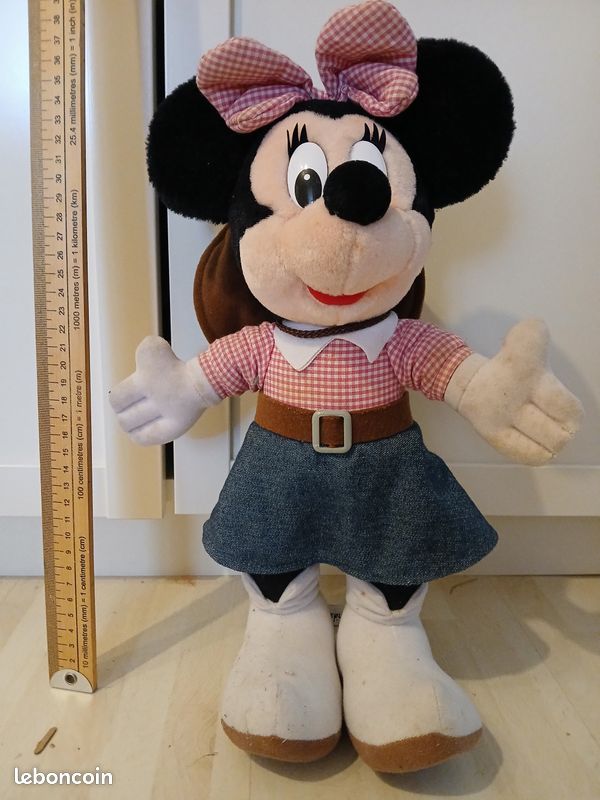 Minnie far west (image 1)