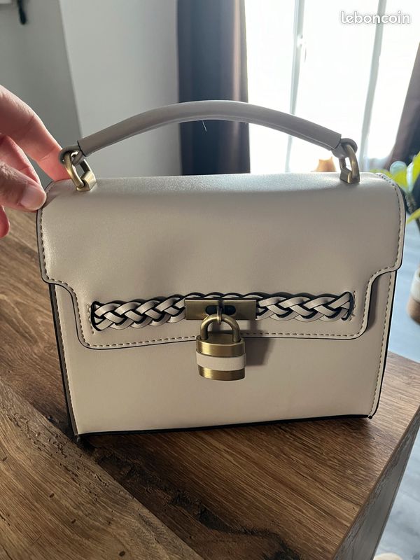 Petit sac à mains couleur nude (image 1)