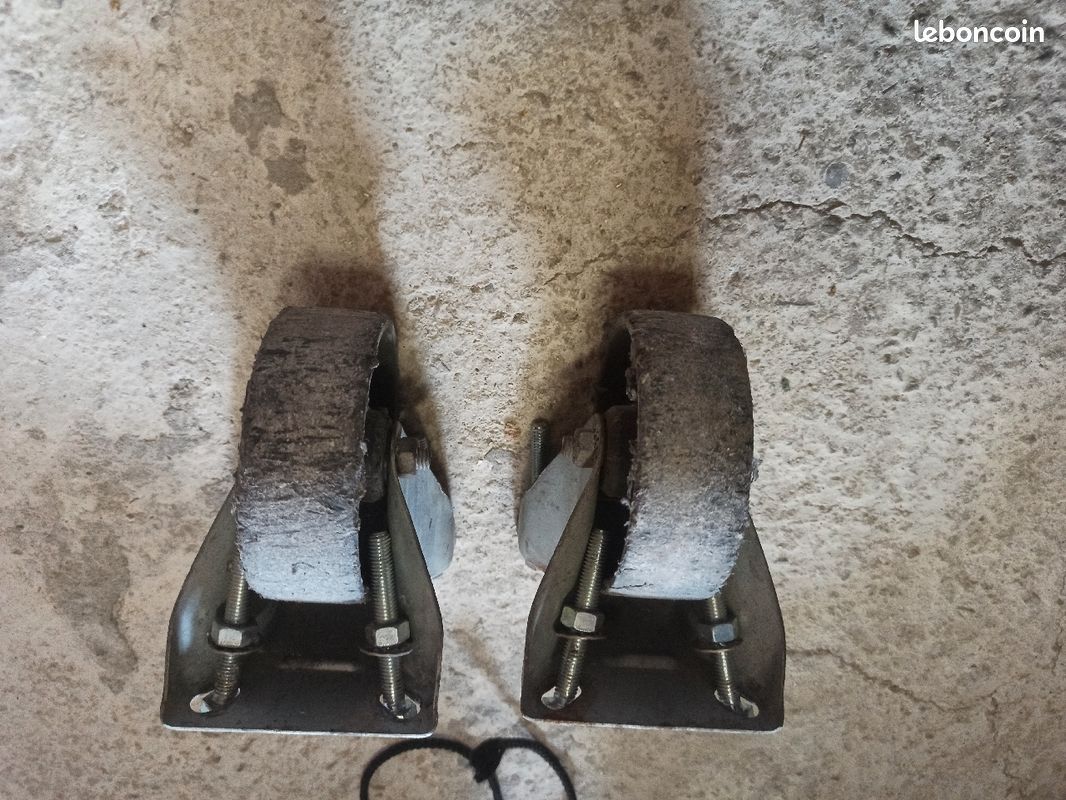 Roues fixes 9cm de diamètre (image 1)