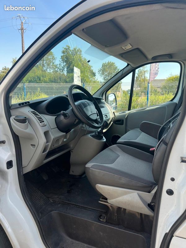 RENAULT Trafic 2.0 Dci 115 Ch L1H1 / Garantie 12 mois (image 9)