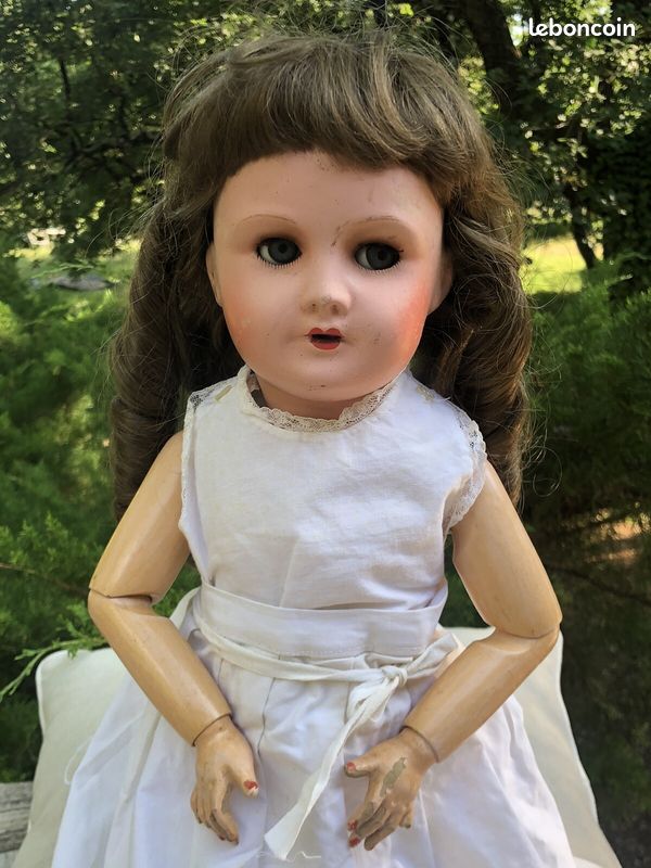 Lot 45 ROHMER, exceptionnelle poupée parisienne tête porcelaine