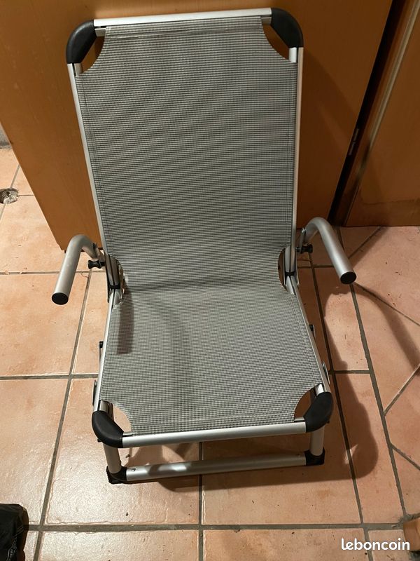 Chaises en alu (image 1)
