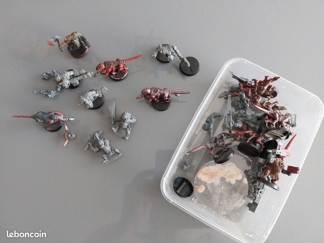 Lot de figurines plastique pour jeux de rôles (image 1)