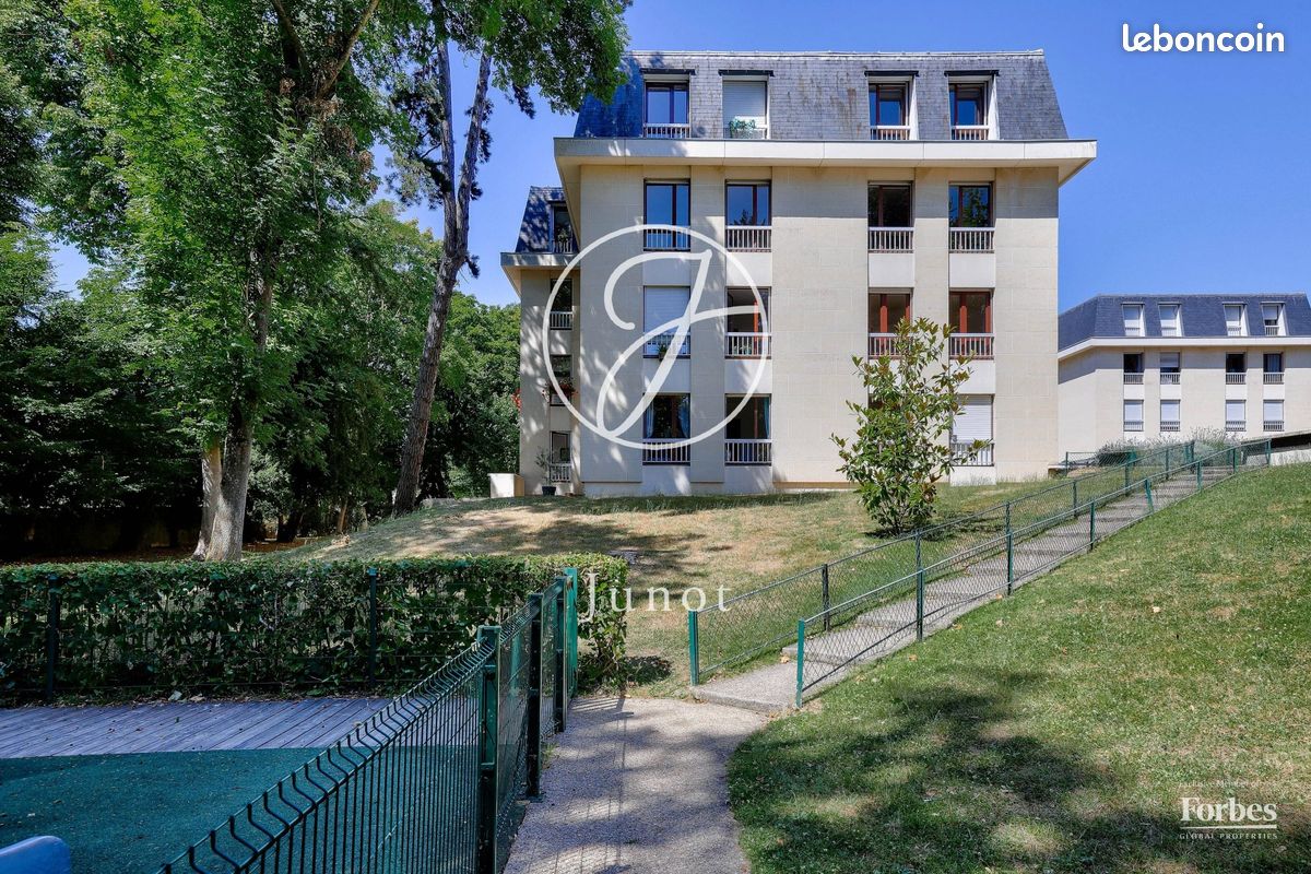 Appartement 6 pièces 120 m² · à Versailles · 120 m² · 699 000 €