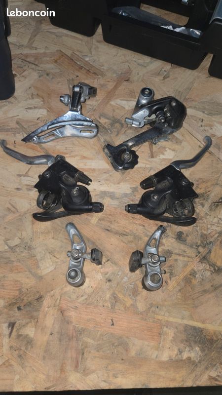 Groupe Shimano Altus A20 (image 1)