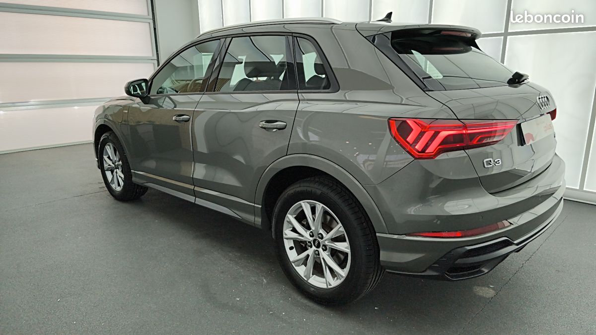 AUDI Q3 45 TFSIe 245 ch S tronic 6 S line + Hayon Elec + camera 360° + smartphone interface (image 3)