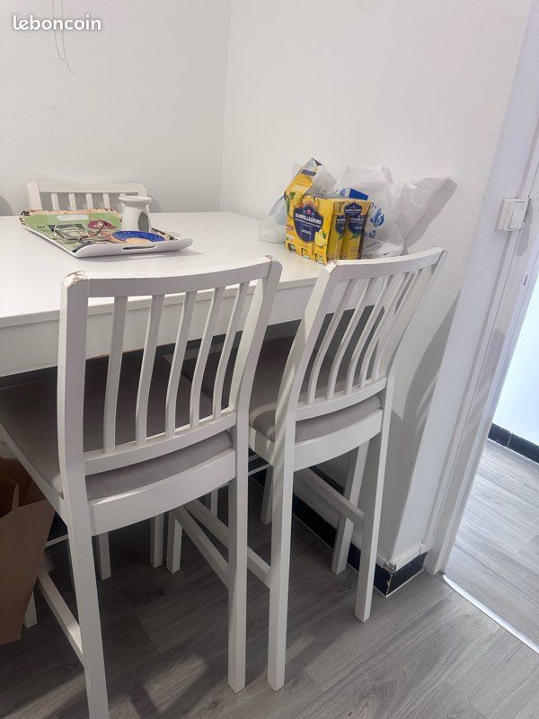 Table haute et chaises (image 1)