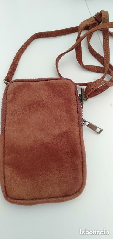 Petite pochette Camel en croûte de cuir de vachette (image 1)