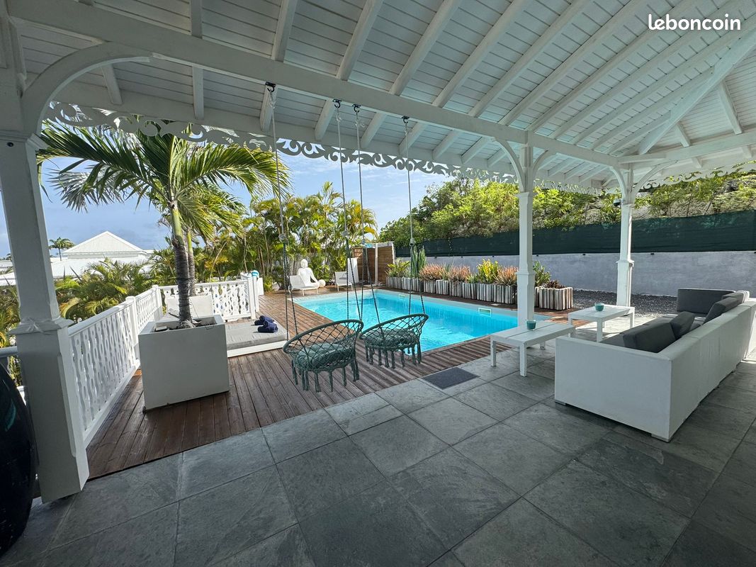 Maison 7 pièces 300 m² · à Saint-François · 300 m² · 639 000 €