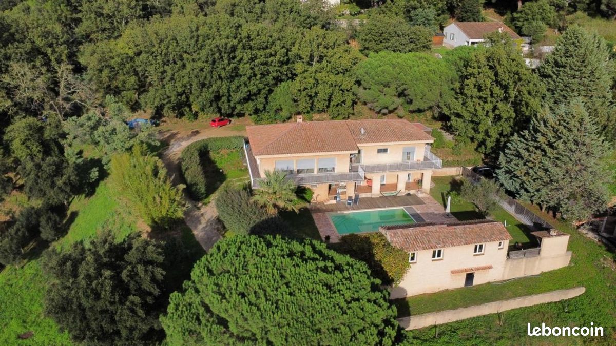 Maison 9 pièces 205 m² · à Collobrières · 205 m² · 998 000 €