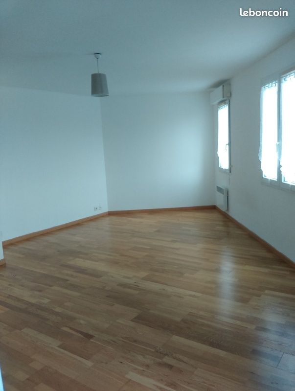 Appartement 1 pièce 29 m² · à Fleury-les-Aubrais · 29 m² · 422 €