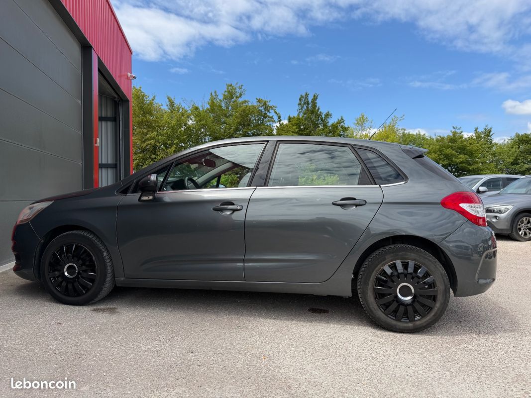 CITROEN C4 C4 HDi 90 Confort (image 38)