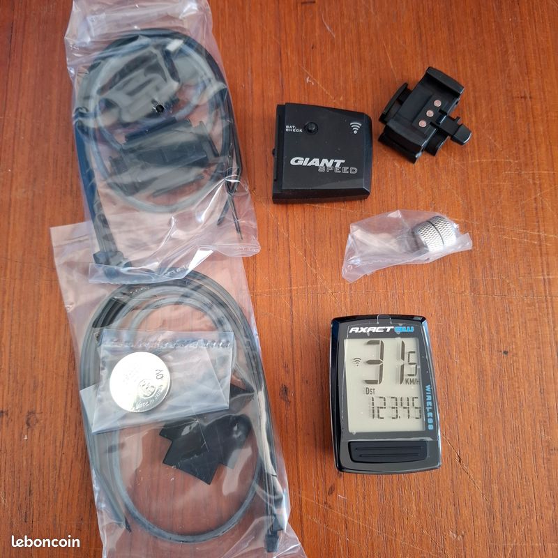 Compteur Vélo Sans Fil Giant Axact 9W - Neuf - Parfait Pour Suivre Tes Performances