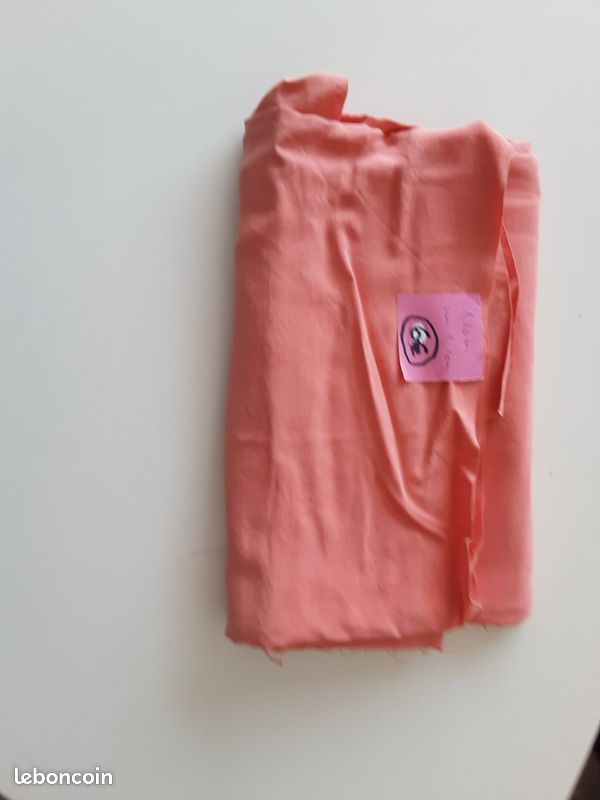 Coupon de tissu en soie (image 2)