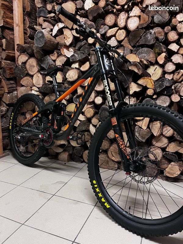 Carbon Kona Operator Downhill Bike Kona Supreme Operator DH 26