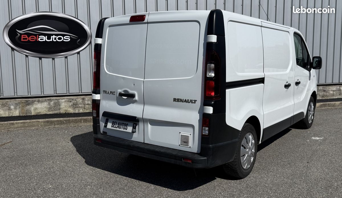 Renault trafic iii l1h1 1.6 dci 95ch confort (image 2)