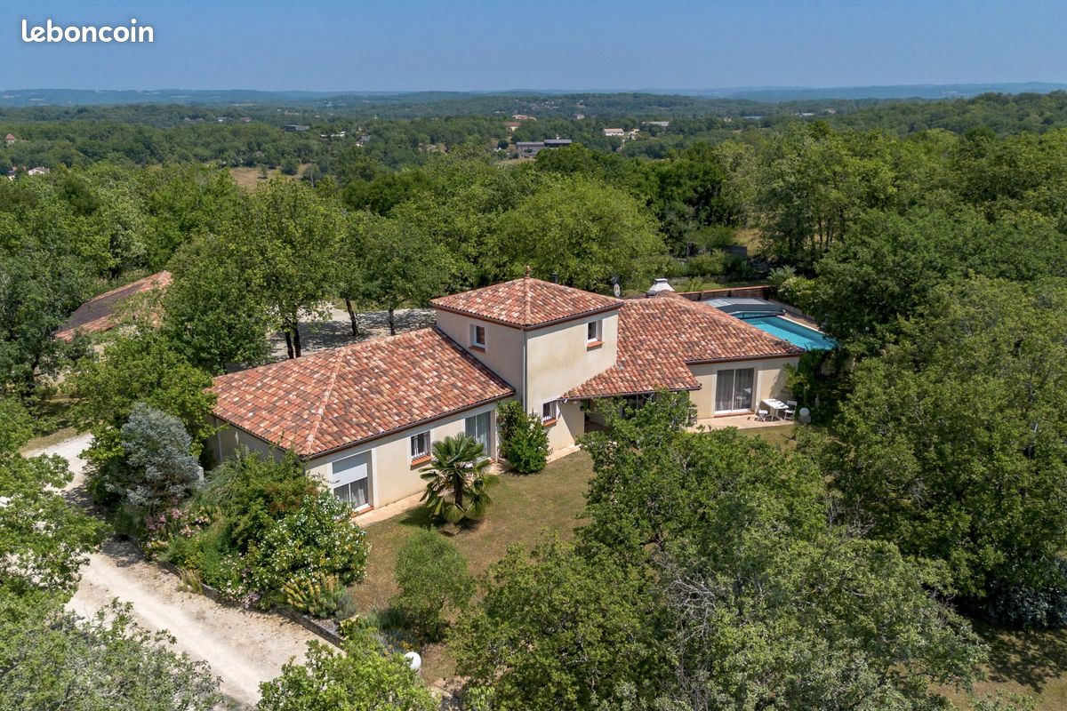 Maison 9 pièces 225 m² · à Cahors · 225 m² · 450 000 €