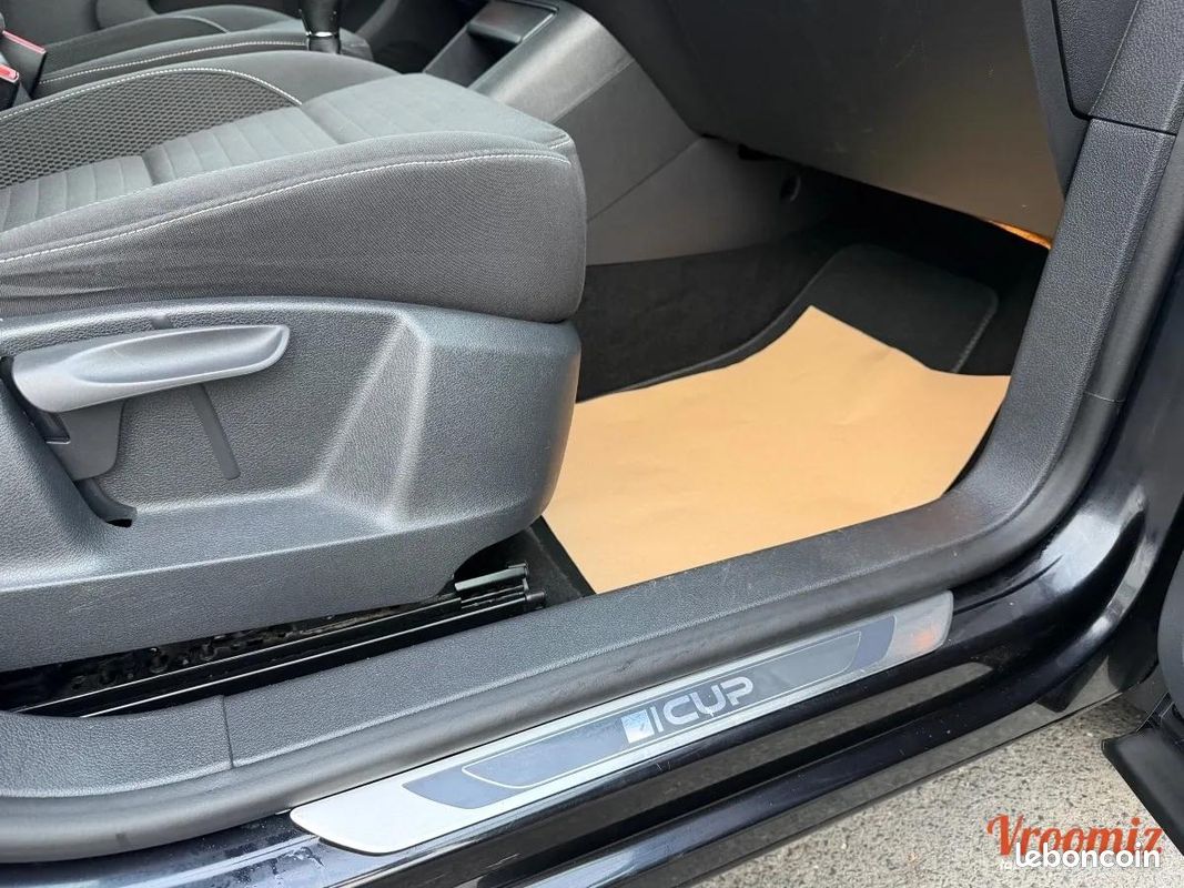 Volkswagen Tiguan 2.0 TDI 140 BLUEMOTION EDITION CUP (image 15)