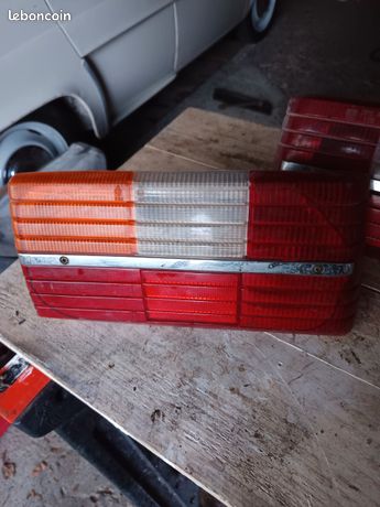 Feu Arrière Droit Pour Peugeot 104 3P - Occasion, état Correct, Entièrement Fonctionnel
