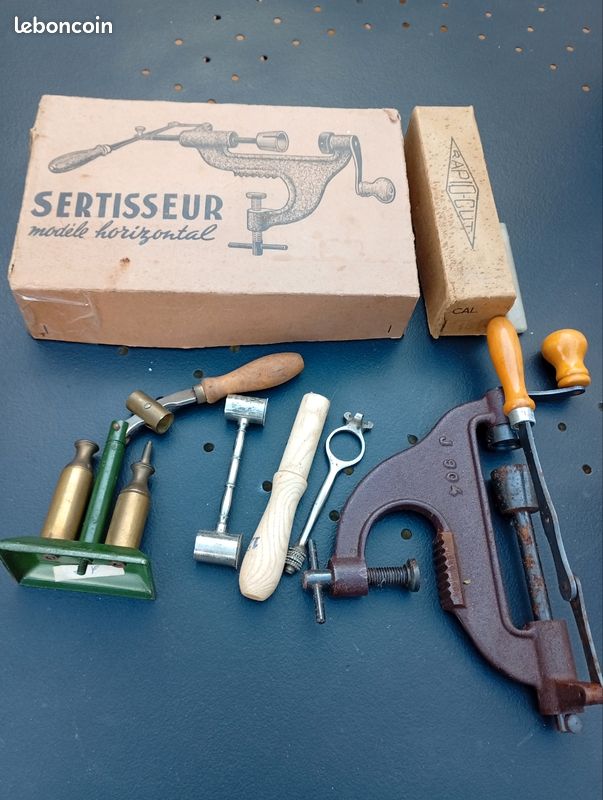 Lot chasse anciens sertisseurs pour cartouches a broche et d à Auxerre
