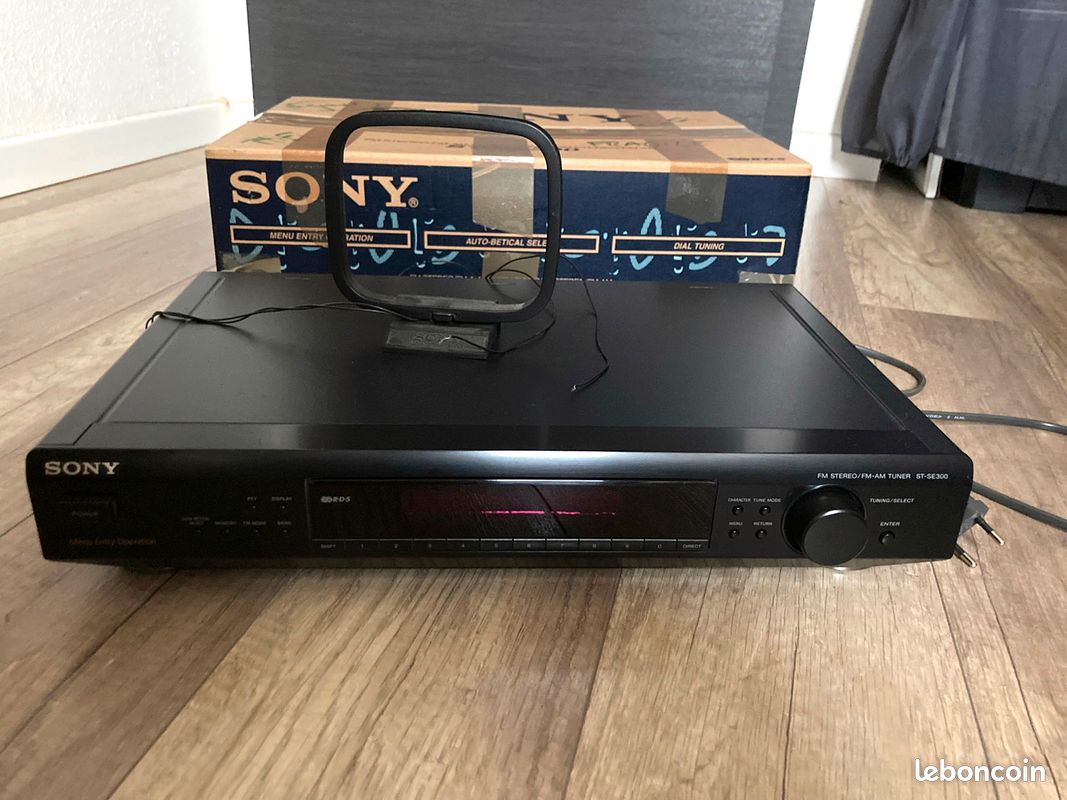 Tuner SONY ST-SE300, RDS, HiFi stereo, 30 pamätí, pekný, funkčný, FM/AM