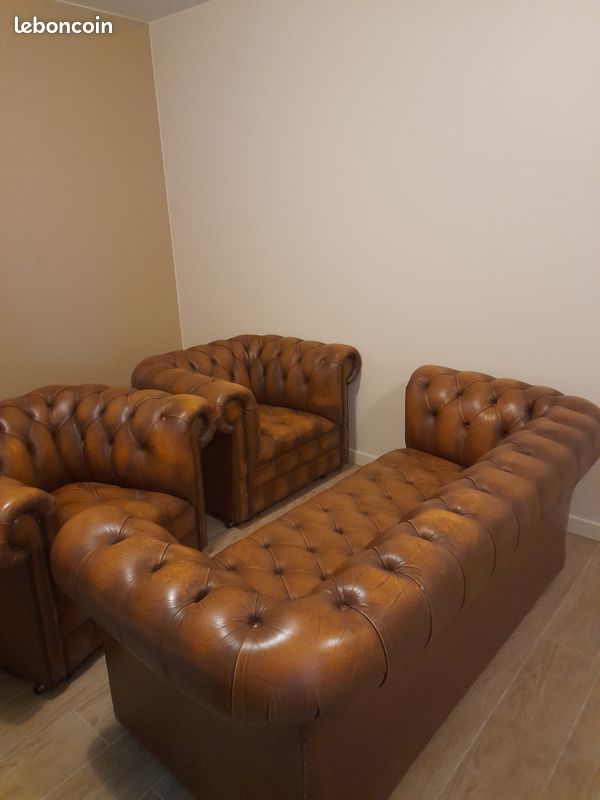 Vente de salon chesterfield à recuper sur place (image 1)